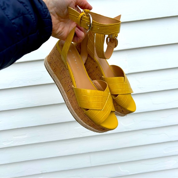 Marc Fisher Platform Carlin Sandals - Picture 5 of 8